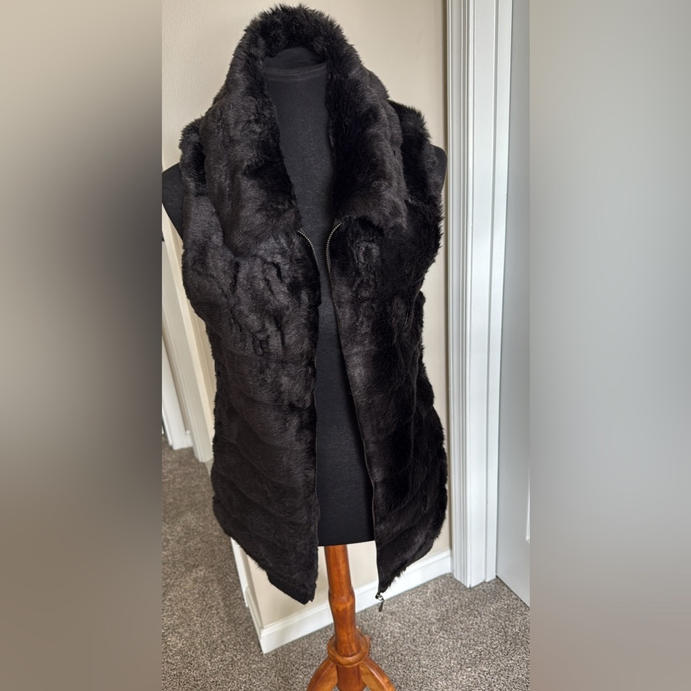 White House Black Market Black Faux Fur Vest Sz M